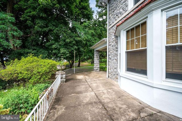 1501 HILL RD, Reading, PA 19602