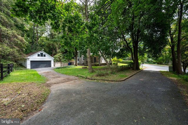 1501 HILL RD, Reading, PA 19602
