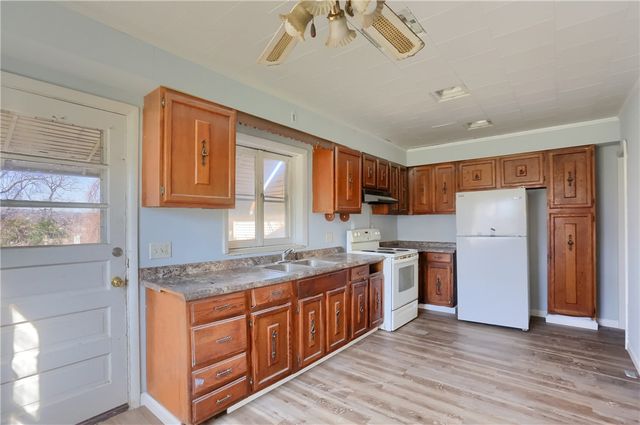 514 Pearson St, New Castle, PA 16101