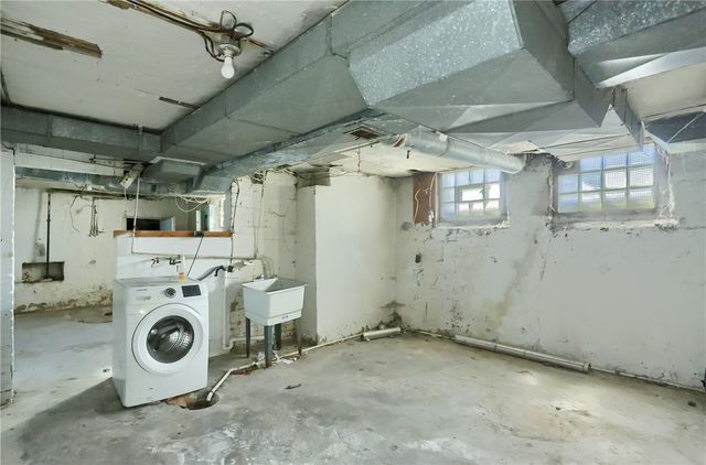 514 Pearson St, New Castle, PA 16101