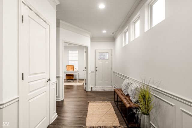 15469 Eastpark Circle W, Fishers, IN 46037