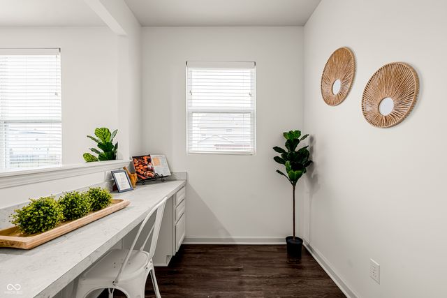 15469 Eastpark Circle W, Fishers, IN 46037