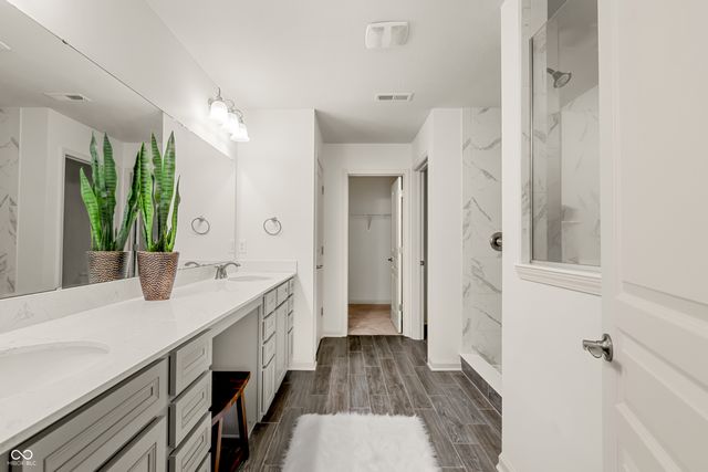 15469 Eastpark Circle W, Fishers, IN 46037