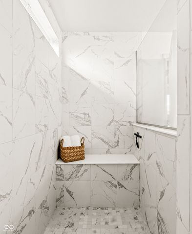 15469 Eastpark Circle W, Fishers, IN 46037