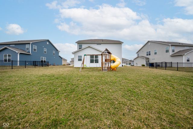 15469 Eastpark Circle W, Fishers, IN 46037