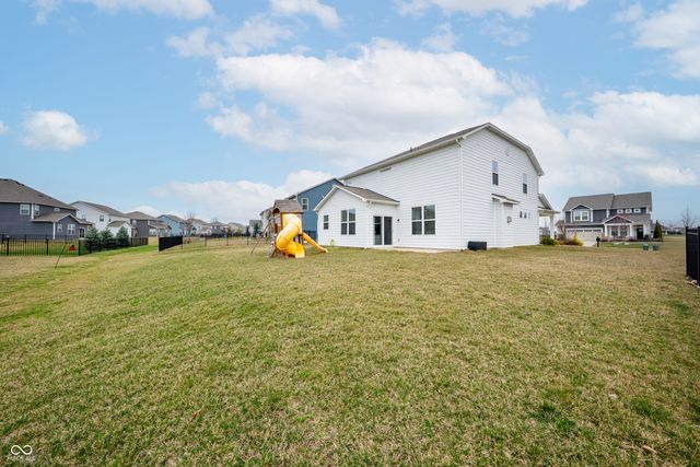 15469 Eastpark Circle W, Fishers, IN 46037