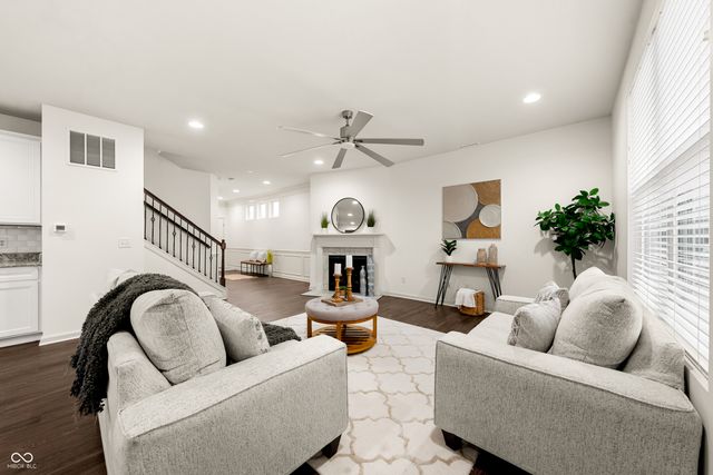 15469 Eastpark Circle W, Fishers, IN 46037