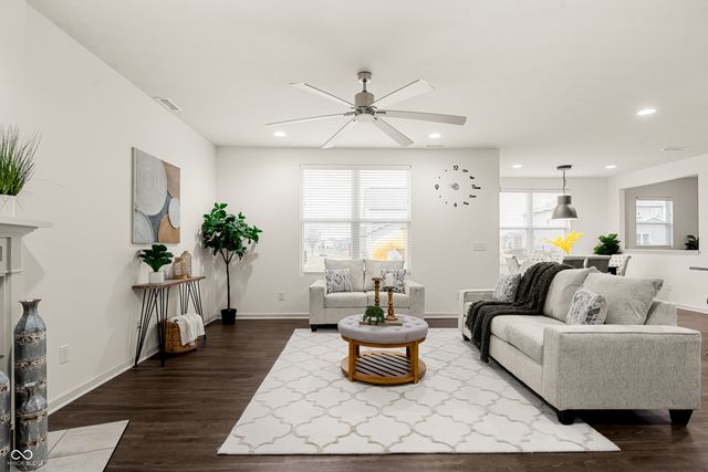 15469 Eastpark Circle W, Fishers, IN 46037