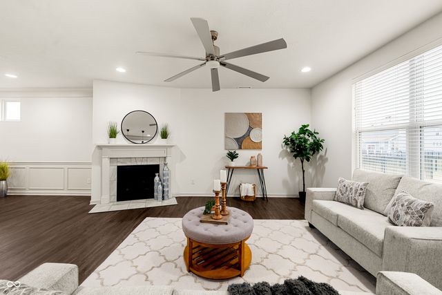 15469 Eastpark Circle W, Fishers, IN 46037