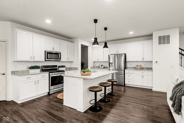 15469 Eastpark Circle W, Fishers, IN 46037