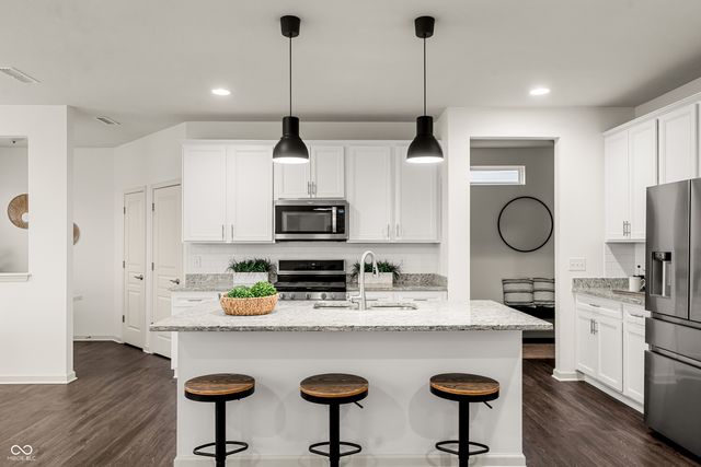 15469 Eastpark Circle W, Fishers, IN 46037