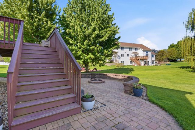 2821 Covey Court, Cedar Falls, IA 50613
