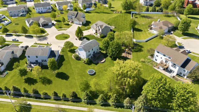 2821 Covey Court, Cedar Falls, IA 50613