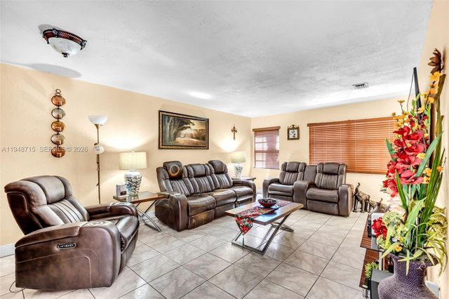 9085 Grand Canal Dr, Miami, FL 33174