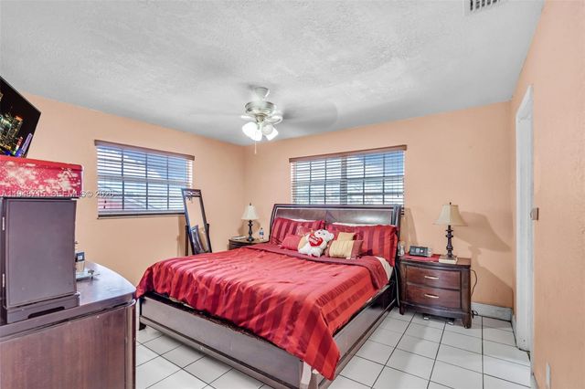 9085 Grand Canal Dr, Miami, FL 33174