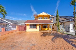 9085 Grand Canal Dr, Miami, FL 33174