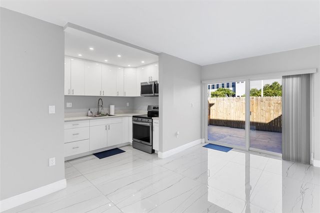 5925 SW 36th Court, Davie, FL 33314