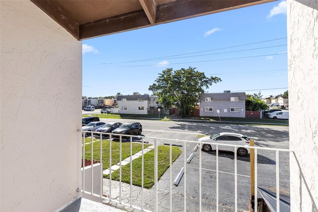 5925 SW 36th Court, Davie, FL 33314