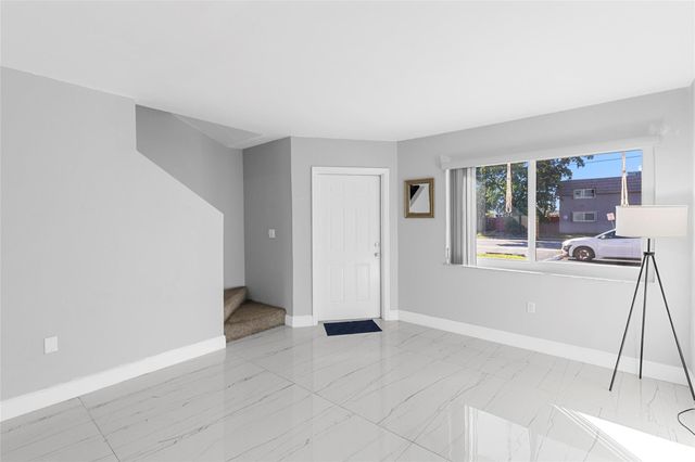 5925 SW 36th Court, Davie, FL 33314