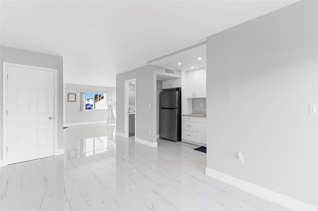 5925 SW 36th Court, Davie, FL 33314