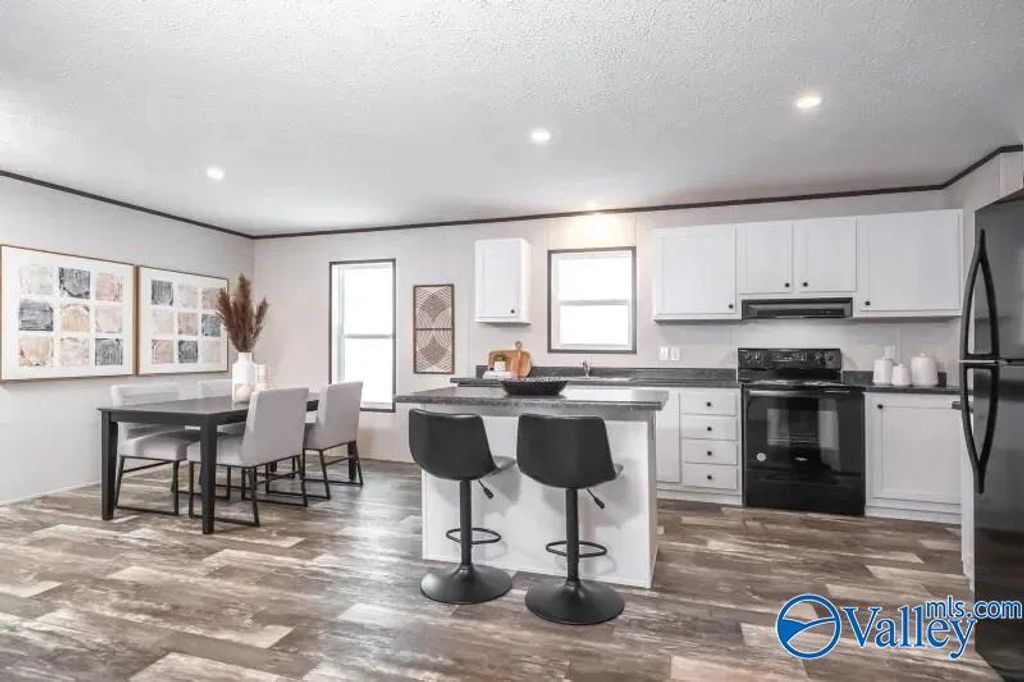 1823 County Road 97, Rogersville, AL 35652