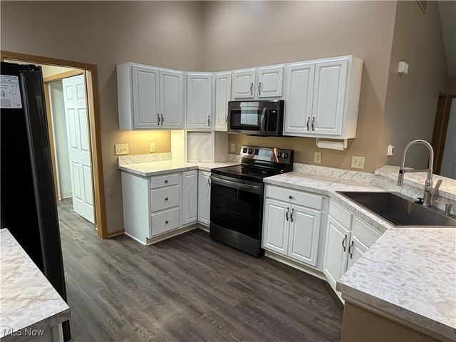 8815 Scotslanding Circle NW, Massillon, OH 44646