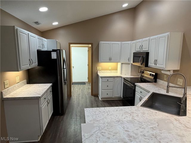 8815 Scotslanding Circle NW, Massillon, OH 44646