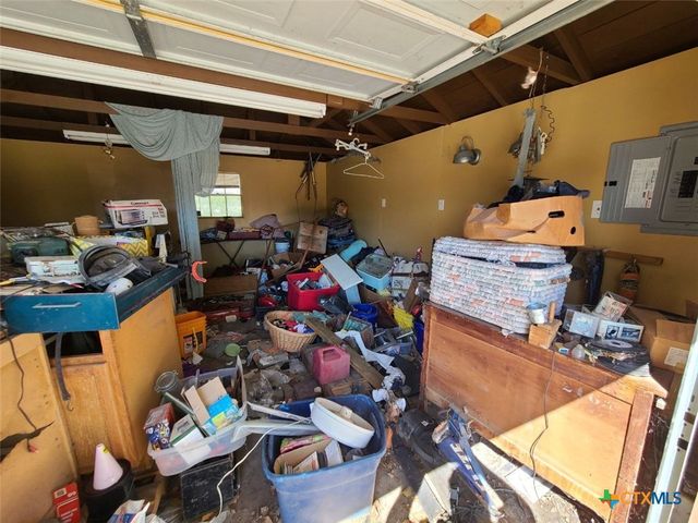 203 N West Street, Yorktown, TX 78164