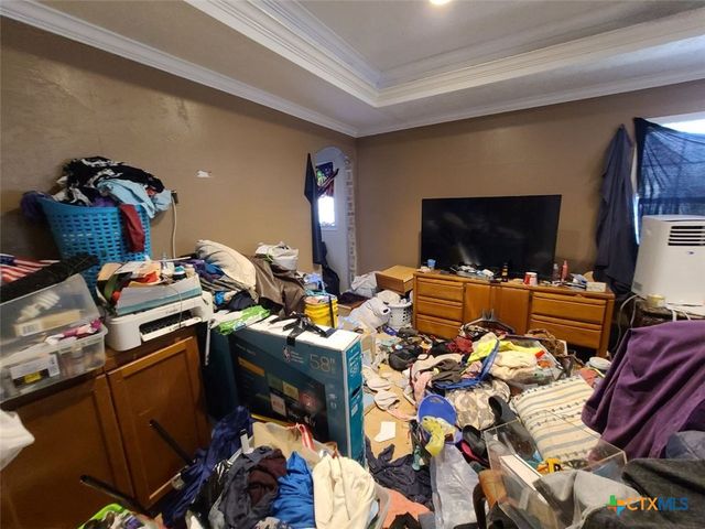 203 N West Street, Yorktown, TX 78164