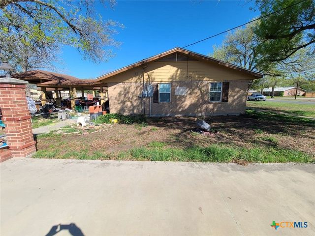 203 N West Street, Yorktown, TX 78164