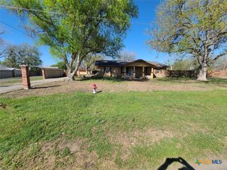 203 N West Street, Yorktown, TX 78164