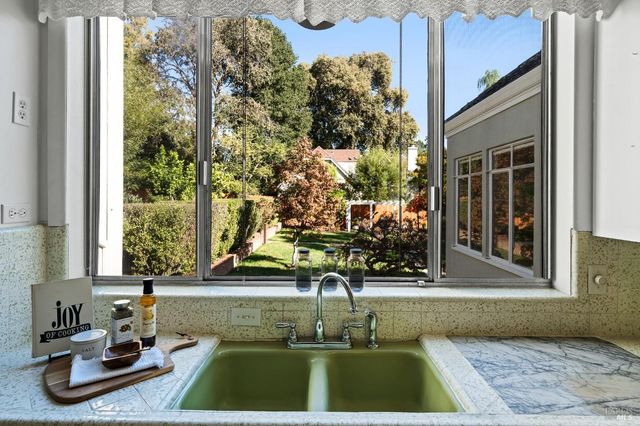 6 Hanns Ave, Vallejo, CA 94590