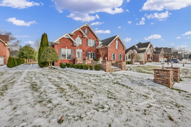 3266 Quincy Ln, Clarksville, TN 37043