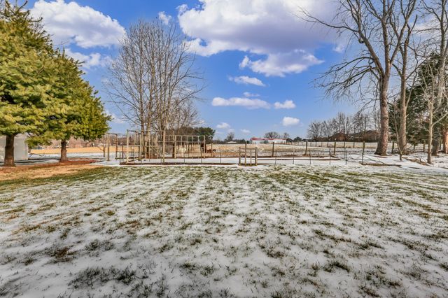 3266 Quincy Ln, Clarksville, TN 37043