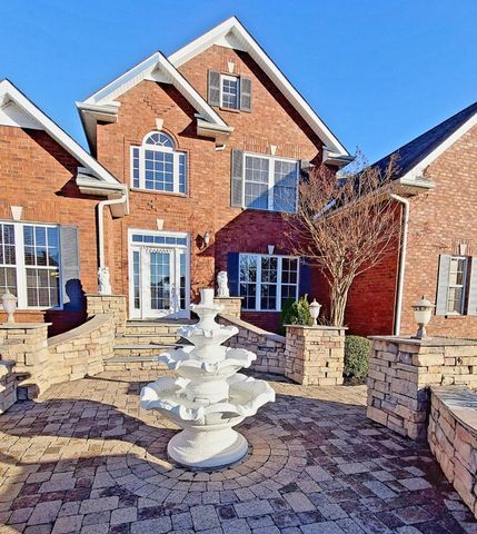 3266 Quincy Ln, Clarksville, TN 37043