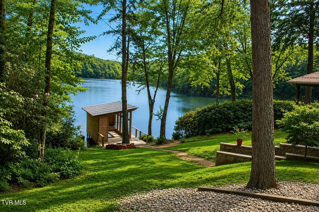 282 Ripshin Lake Road, Roan Mountain, TN 37687