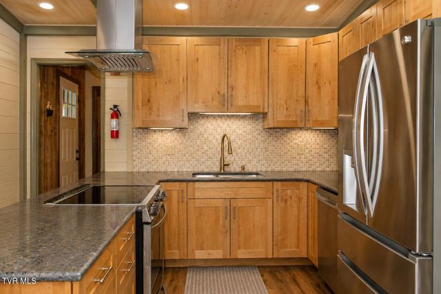 282 Ripshin Lake Road, Roan Mountain, TN 37687
