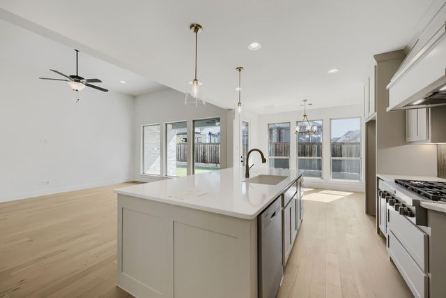 1811 Flowerfield Lane, Mansfield, TX 76063