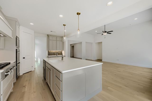 1811 Flowerfield Lane, Mansfield, TX 76063