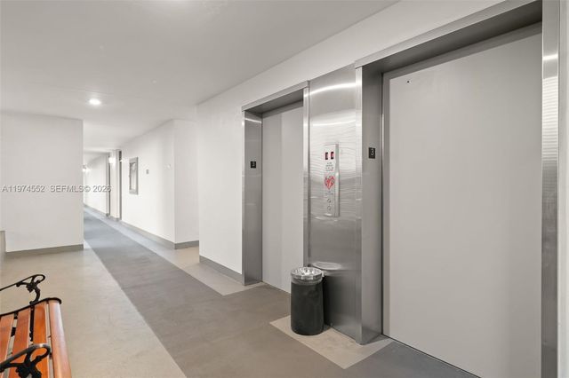 20500 W Country Club Dr 311, Aventura, FL 33180