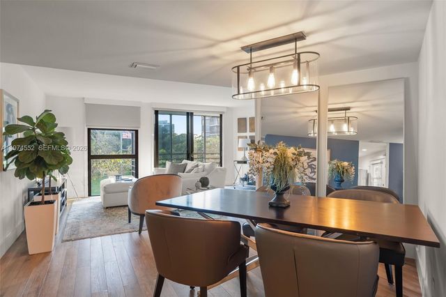 20500 W Country Club Dr 311, Aventura, FL 33180