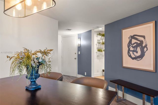 20500 W Country Club Dr 311, Aventura, FL 33180