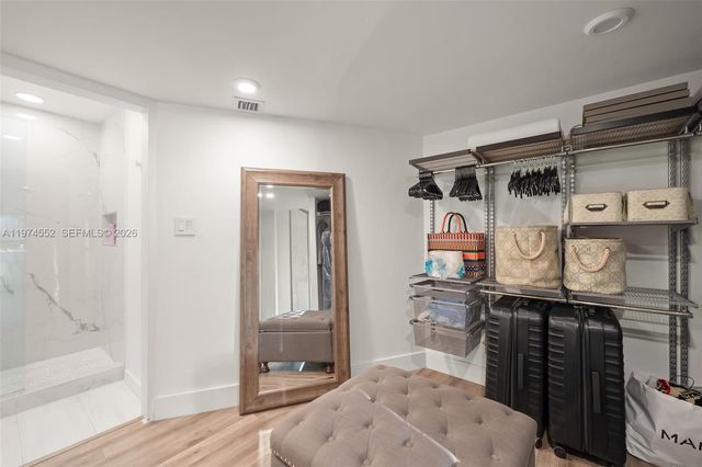 20500 W Country Club Dr 311, Aventura, FL 33180