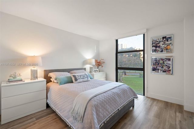 20500 W Country Club Dr 311, Aventura, FL 33180