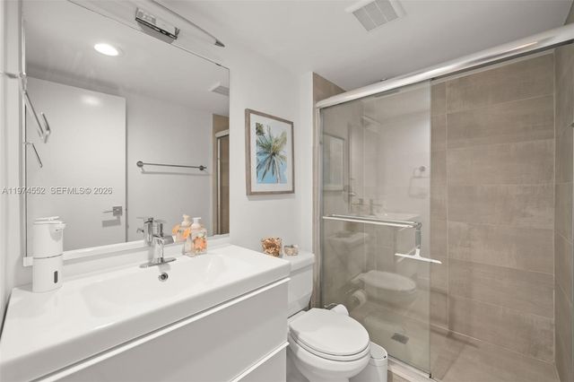 20500 W Country Club Dr 311, Aventura, FL 33180