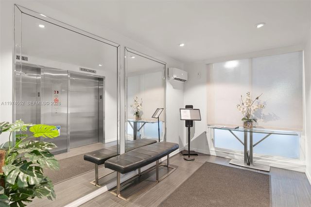 20500 W Country Club Dr 311, Aventura, FL 33180