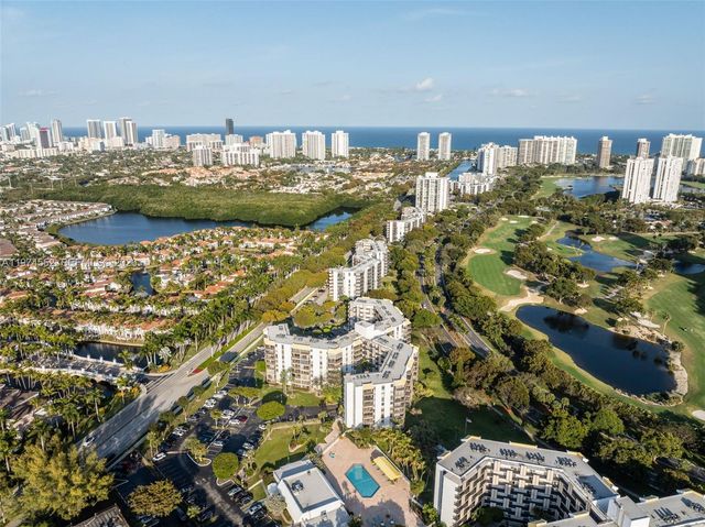 20500 W Country Club Dr 311, Aventura, FL 33180