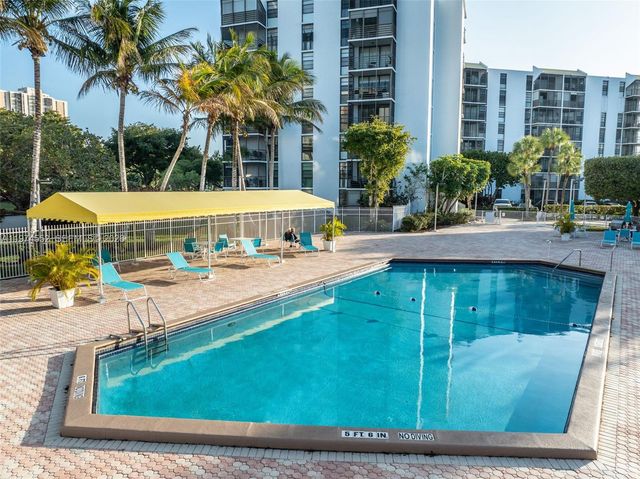 20500 W Country Club Dr 311, Aventura, FL 33180