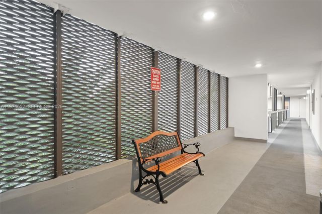 20500 W Country Club Dr 311, Aventura, FL 33180