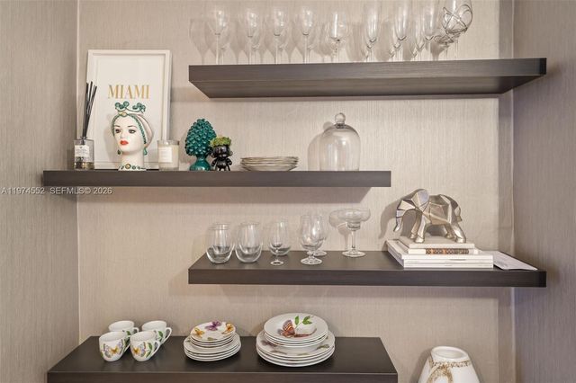 20500 W Country Club Dr 311, Aventura, FL 33180